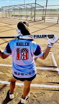 Clearance – 2022 Louisville Slugger 4 The Fallen ASA/USA Softball Bat: WBL2612010 13 Clearance – 2022 Louisville Slugger 4 The Fallen ASA/USA Softball Bat: WBL2612010 -Cheap Baseball Bats Store 22LS 4TF ASA SOCIAL STORY 3b 800x